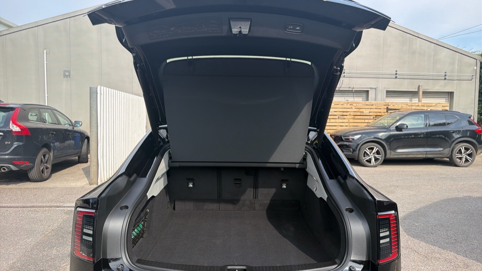 Volvo ES90 245kW SM Extended Range Plus 92kWh 5dr Auto Electric Hatchback - Image 13