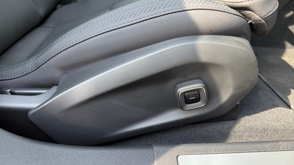 Volvo ES90 245kW SM Extended Range Plus 92kWh 5dr Auto Electric Hatchback - Image 30