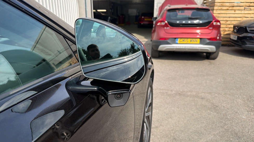 Volvo ES90 245kW SM Extended Range Plus 92kWh 5dr Auto Electric Hatchback - Image 32