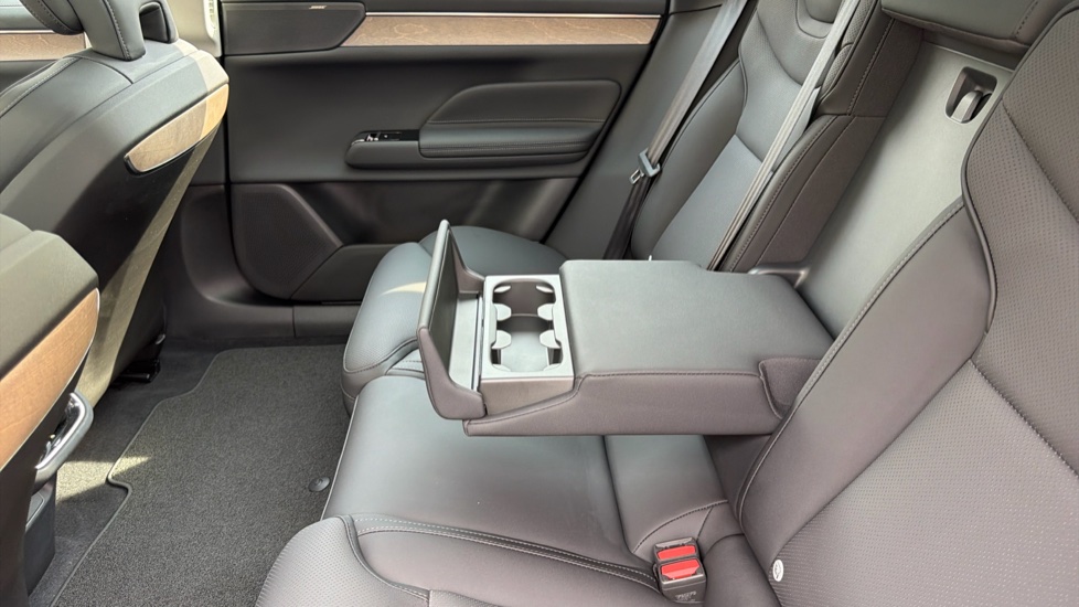 Volvo ES90 245kW SM Extended Range Plus 92kWh 5dr Auto Electric Hatchback - Image 34