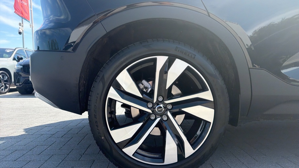 Volvo XC40 2.0 B3P Plus Dark 5dr Auto Petrol Estate - Image 9