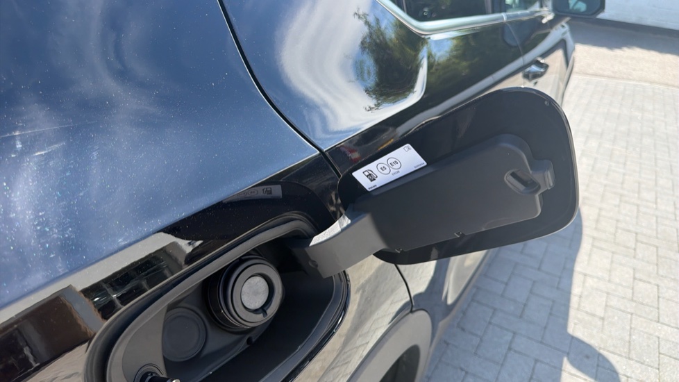 Volvo XC40 2.0 B3P Plus Dark 5dr Auto Petrol Estate - Image 15