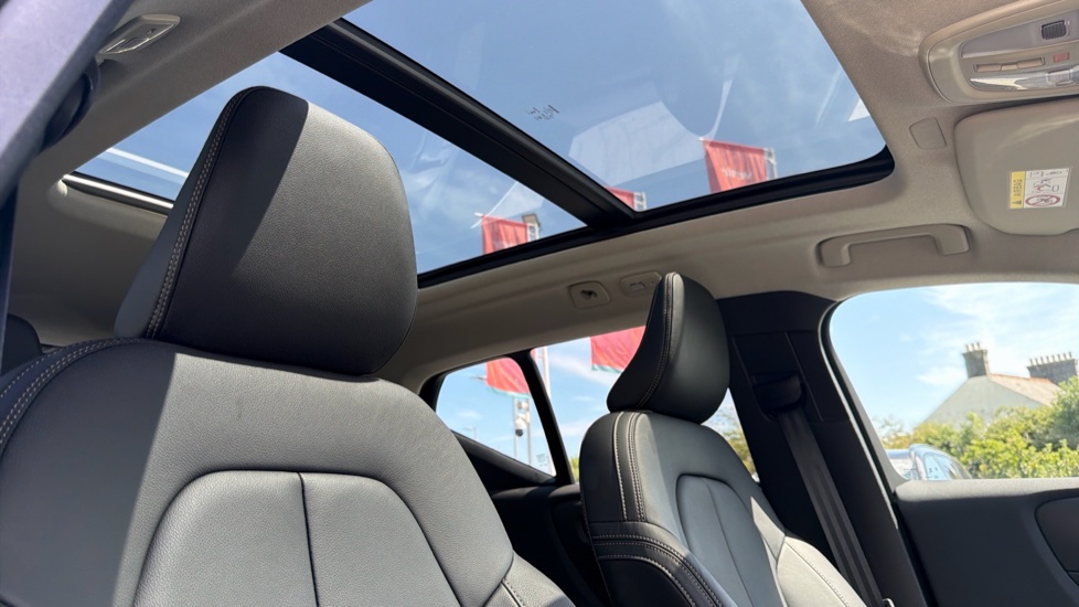 Volvo XC40 2.0 B3P Plus Dark 5dr Auto Petrol Estate - Image 30