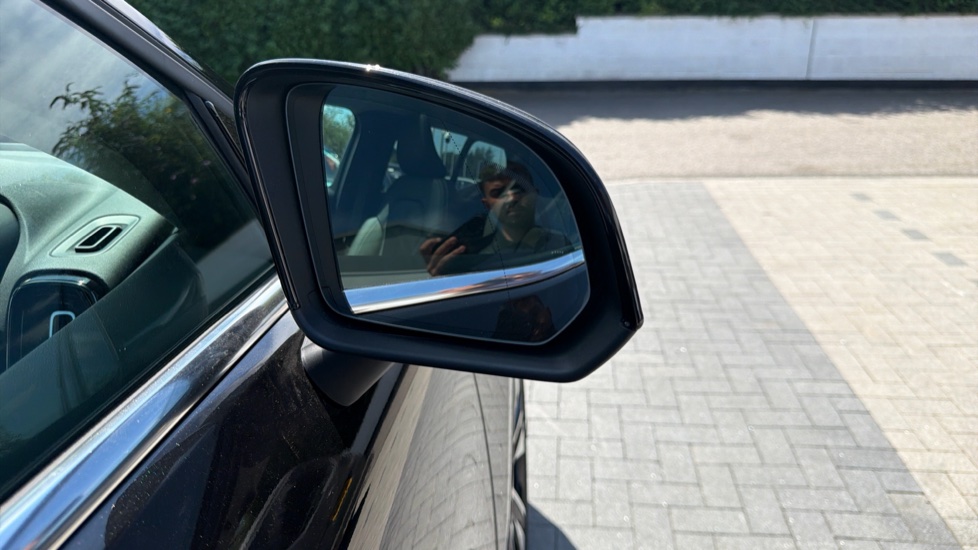 Volvo XC40 2.0 B3P Plus Dark 5dr Auto Petrol Estate - Image 31
