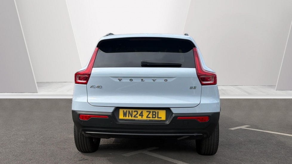 Volvo XC40 2.0 B3P Ultimate Dark 5dr Auto Petrol Estate - Image 7