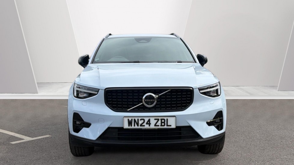 Volvo XC40 2.0 B3P Ultimate Dark 5dr Auto Petrol Estate - Image 8