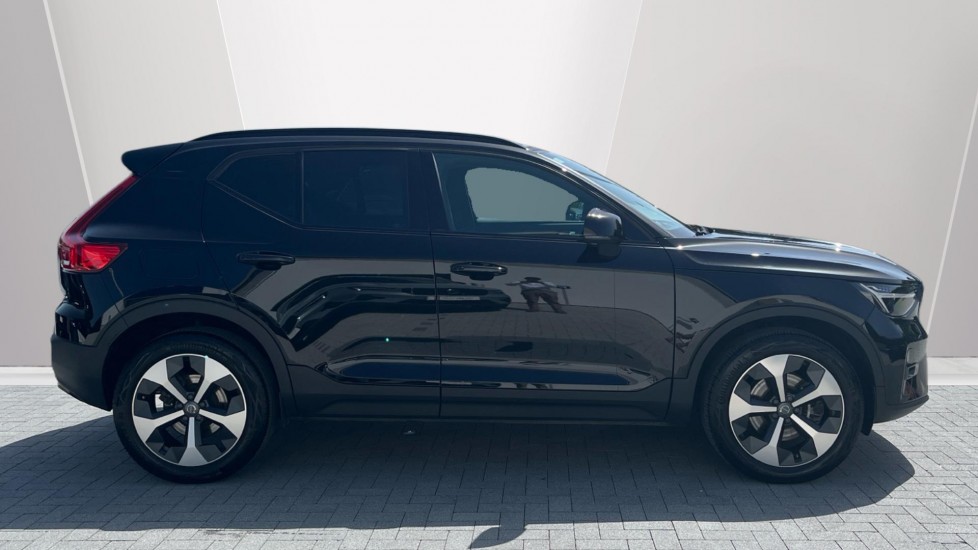Volvo XC40 2.0 B4P Plus Dark 5dr Auto Petrol Estate - Image 3