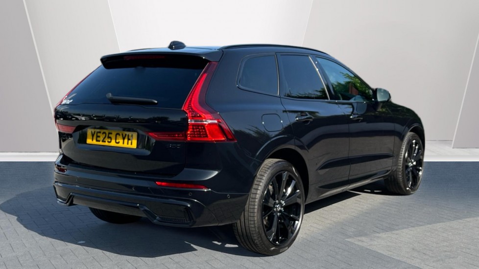 Volvo XC60 2.0 B5P Plus Black Edition 5dr AWD Geartronic Petrol Estate - Image 2