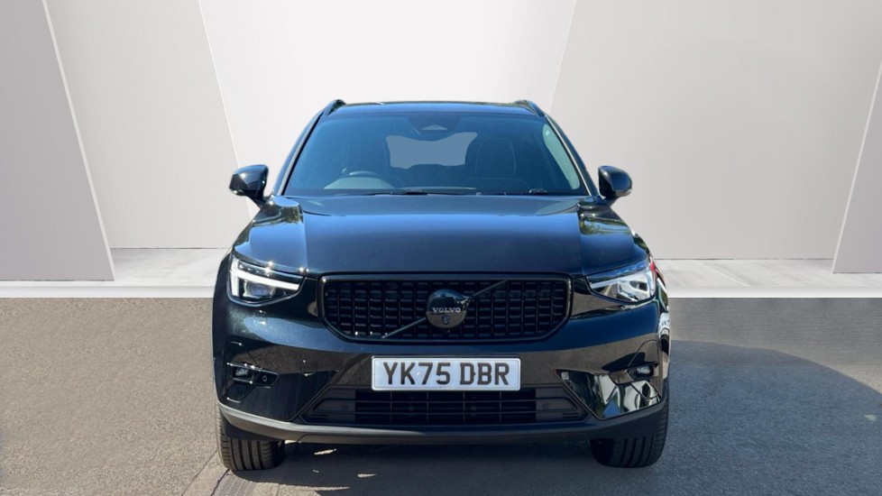 Volvo XC40 2.0 B4P Plus Pro Black Edition 5dr Auto Petrol Estate - Image 8