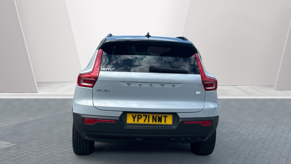 Volvo XC40 1.5 T5 Recharge PHEV R DESIGN Pro 5dr Auto Estate - Image 7