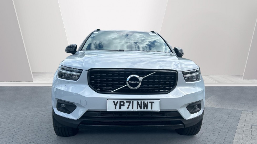 Volvo XC40 1.5 T5 Recharge PHEV R DESIGN Pro 5dr Auto Estate - Image 8