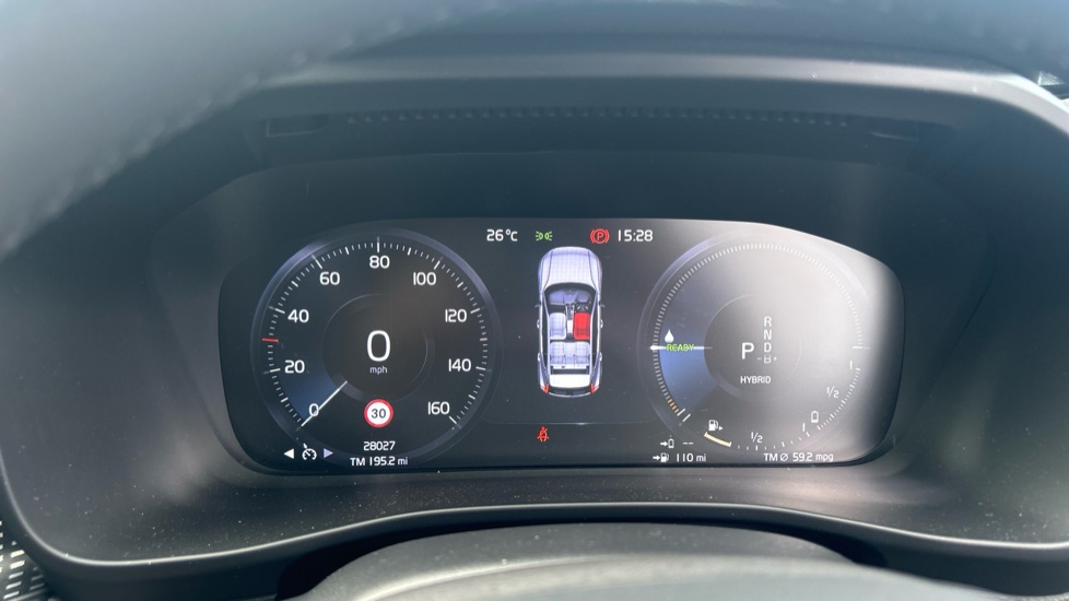 Volvo XC40 1.5 T5 Recharge PHEV R DESIGN Pro 5dr Auto Estate - Image 11