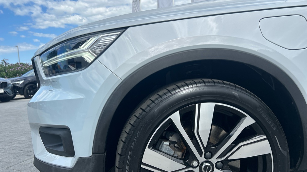 Volvo XC40 1.5 T5 Recharge PHEV R DESIGN Pro 5dr Auto Estate - Image 27