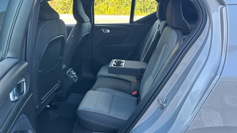 Volvo XC40 2.0 B3P Plus Dark 5dr Auto Petrol Estate - Image 33
