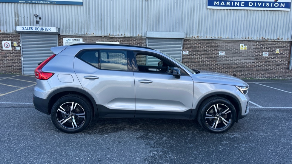 Volvo XC40 2.0 B3P Plus Dark 5dr Auto Petrol Estate - Image 36