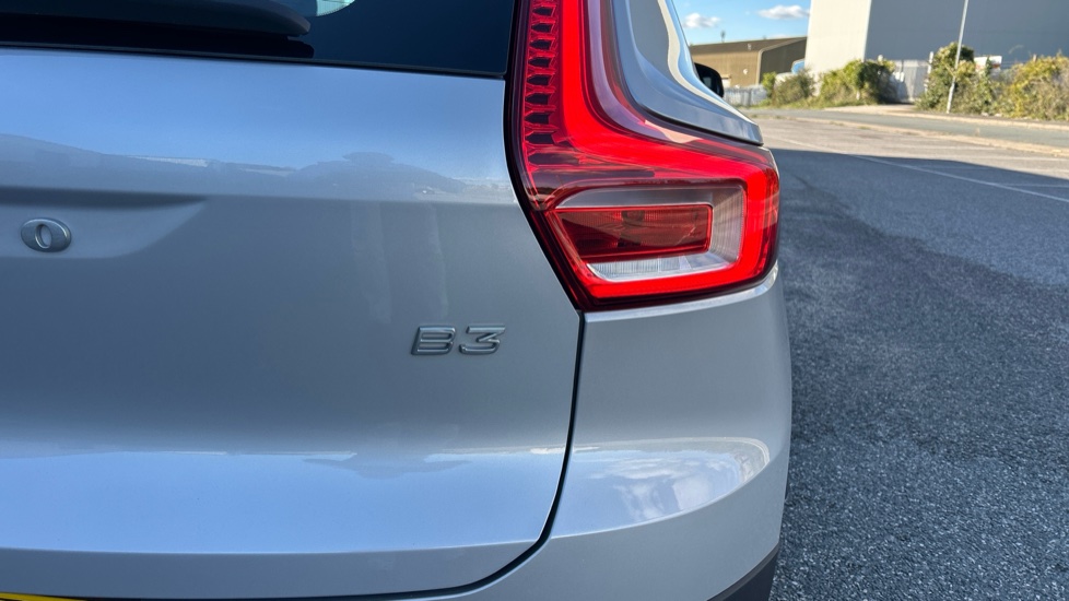Volvo XC40 2.0 B3P Plus Dark 5dr Auto Petrol Estate - Image 38