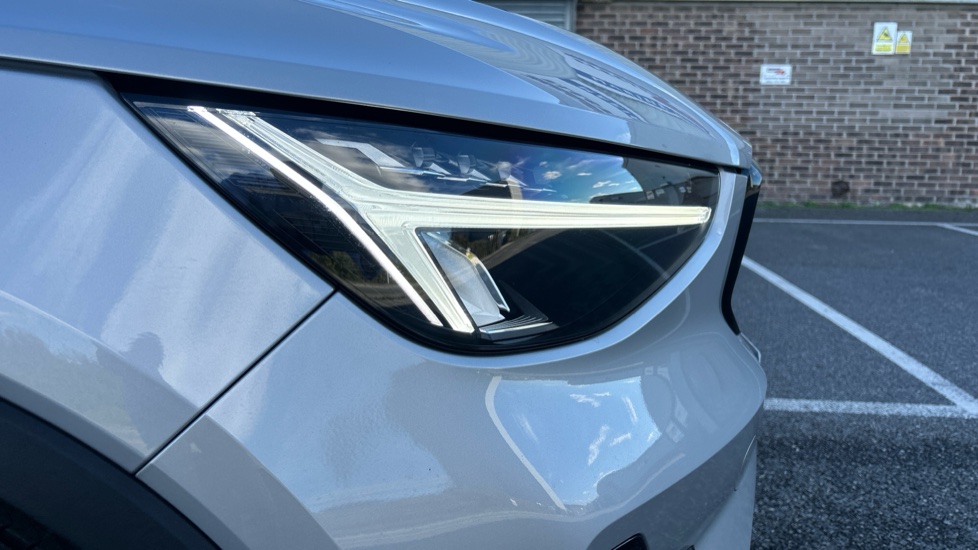 Volvo XC40 2.0 B3P Plus Dark 5dr Auto Petrol Estate - Image 41