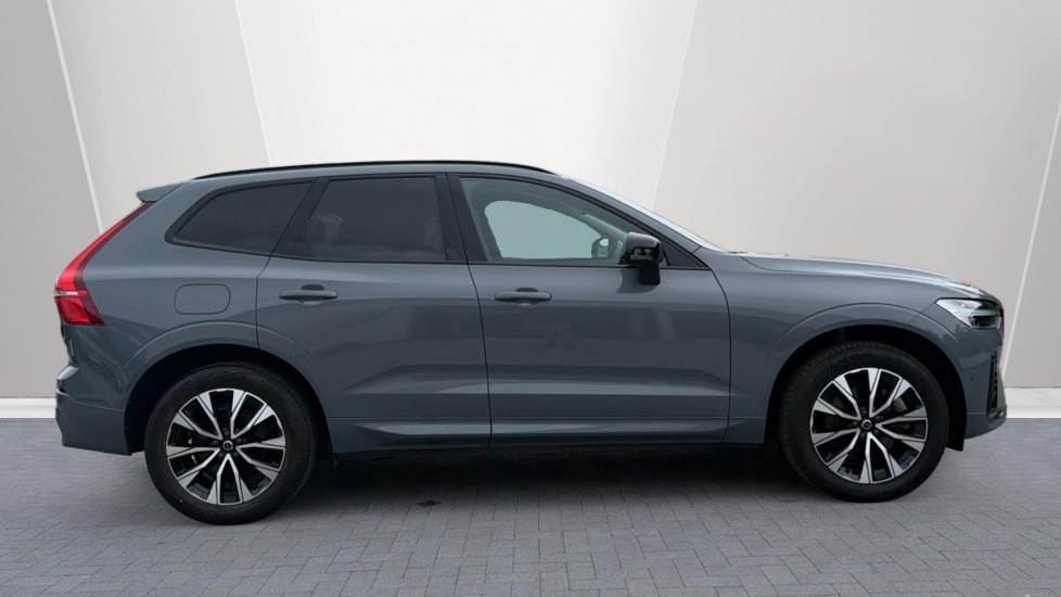 Volvo XC60 2.0 B4P Plus Dark 5dr Geartronic Petrol Estate - Image 3