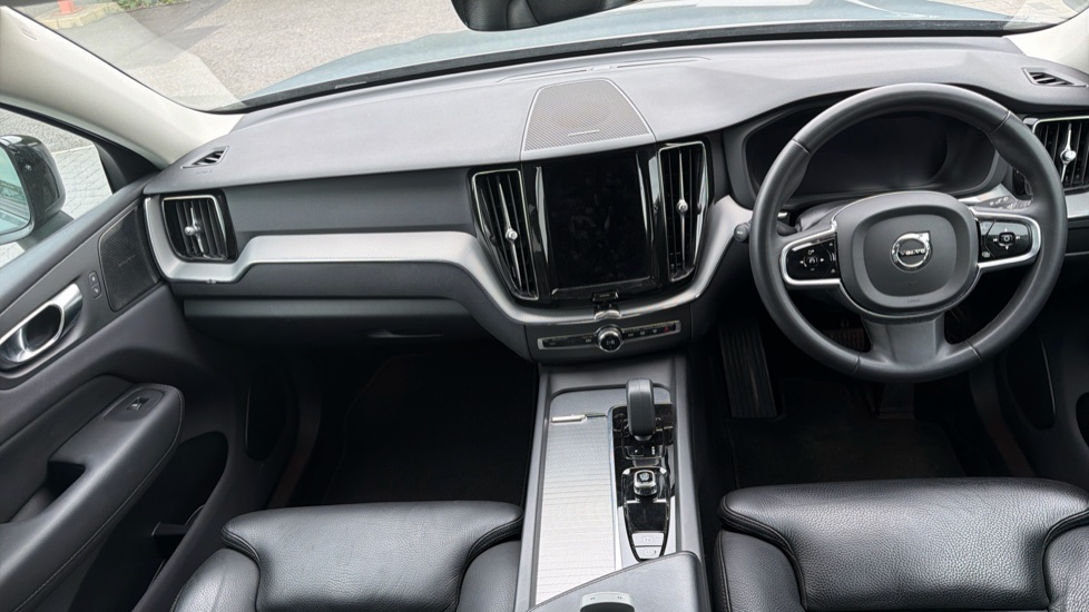Volvo XC60 2.0 B4P Plus Dark 5dr Geartronic Petrol Estate - Image 5
