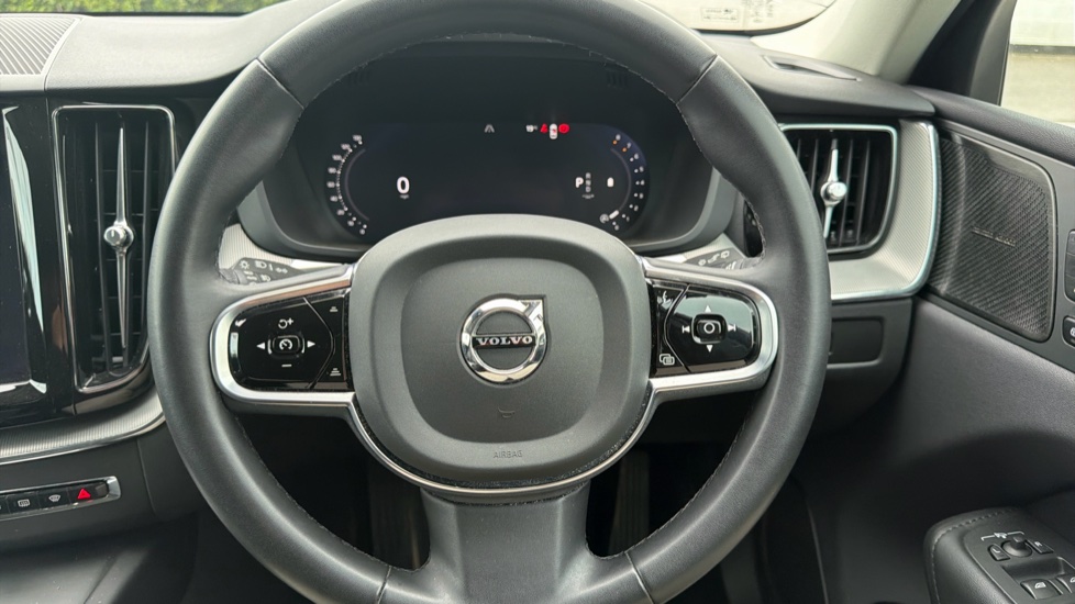 Volvo XC60 2.0 B4P Plus Dark 5dr Geartronic Petrol Estate - Image 10