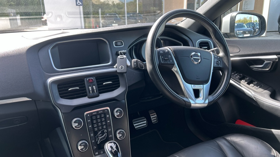 Volvo V40 D3 [4 Cyl 150] R DESIGN Pro 5dr Geartronic Diesel Hatchback - Image 4