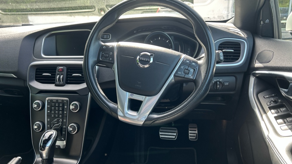Volvo V40 D3 [4 Cyl 150] R DESIGN Pro 5dr Geartronic Diesel Hatchback - Image 5