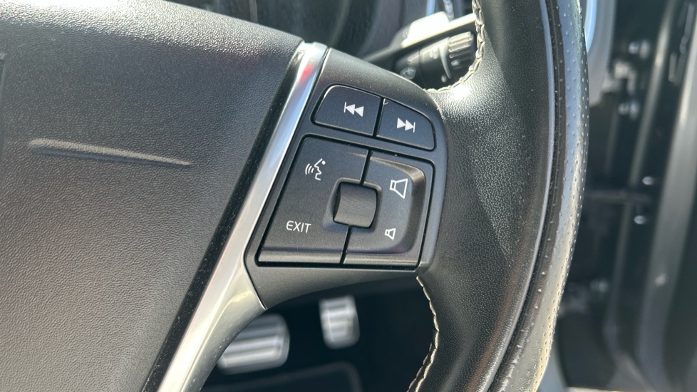 Volvo V40 D3 [4 Cyl 150] R DESIGN Pro 5dr Geartronic Diesel Hatchback - Image 19