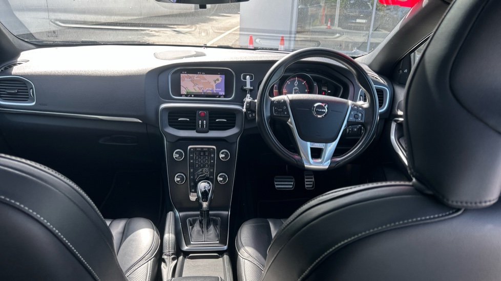 Volvo V40 D3 [4 Cyl 150] R DESIGN Pro 5dr Geartronic Diesel Hatchback - Image 20