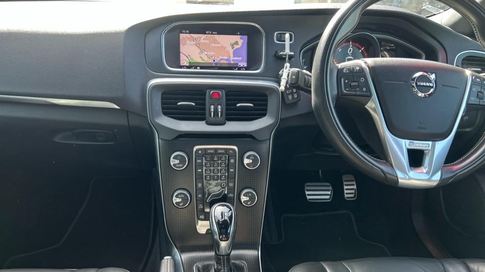 Volvo V40 D3 [4 Cyl 150] R DESIGN Pro 5dr Geartronic Diesel Hatchback - Image 21