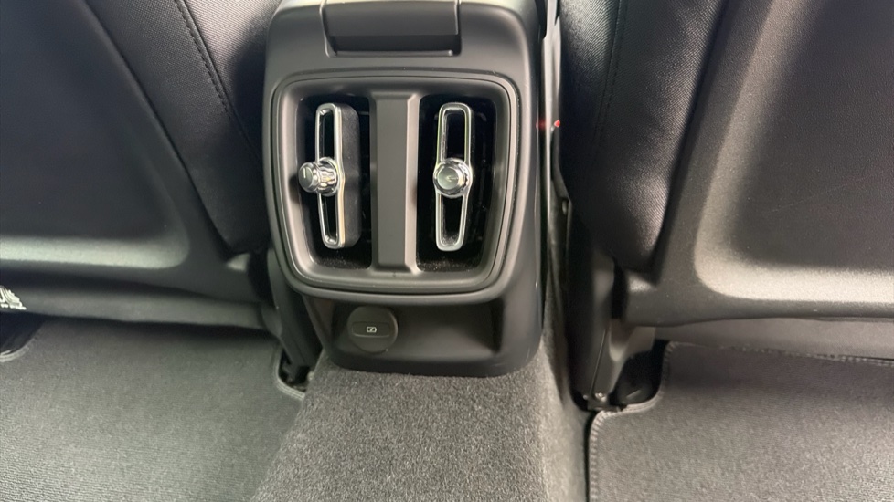 Polestar 2 20kW 82kWh Long Range Single motor 5dr Auto Electric Hatchback - Image 42