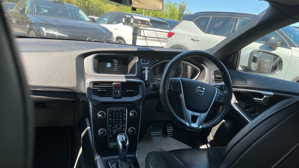 Volvo V40 T3 [152] R DESIGN Nav Plus 5dr Geartronic Petrol Hatchback - Image 14