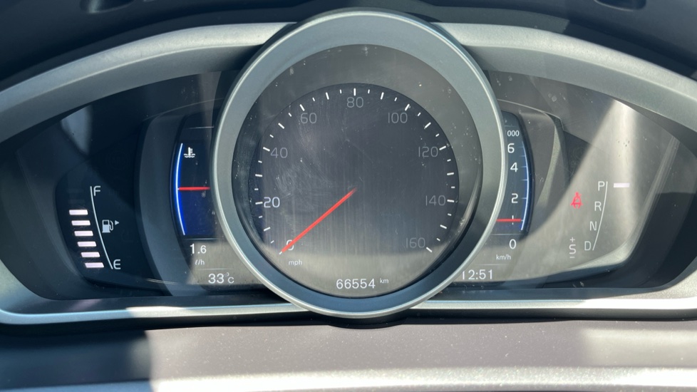 Volvo V40 T3 [152] R DESIGN Nav Plus 5dr Geartronic Petrol Hatchback - Image 18