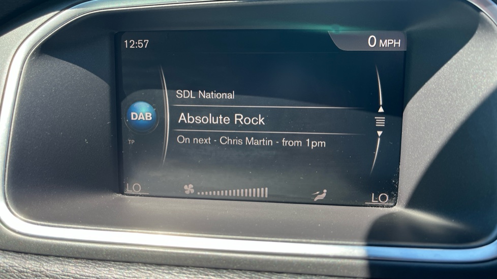 Volvo V40 T3 [152] R DESIGN Nav Plus 5dr Geartronic Petrol Hatchback - Image 29
