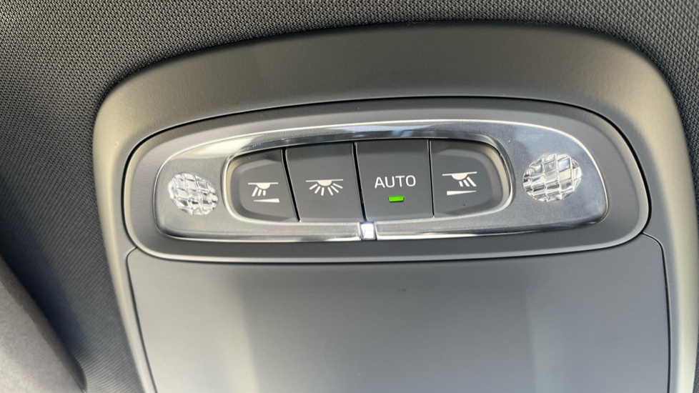 Volvo V40 T3 [152] R DESIGN Nav Plus 5dr Geartronic Petrol Hatchback - Image 30