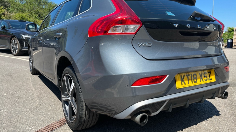 Volvo V40 T3 [152] R DESIGN Nav Plus 5dr Geartronic Petrol Hatchback - Image 33