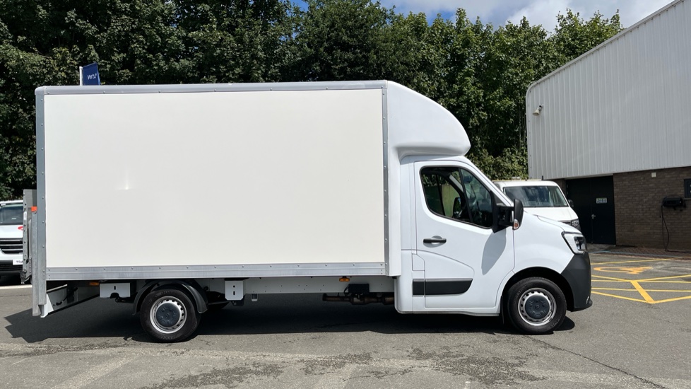 Renault Master Lwb Diesel Fwd LL35 ENERGYdCi 145 Business Luton Box Van [20m3] - Image 9