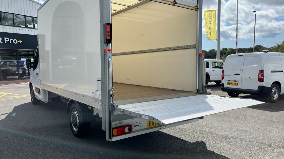 Renault Master Lwb Diesel Fwd LL35 ENERGYdCi 145 Business Luton Box Van [20m3] - Image 14