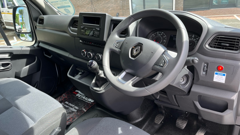 Renault Master Lwb Diesel Fwd LL35 ENERGYdCi 145 Business Luton Box Van [20m3] - Image 16