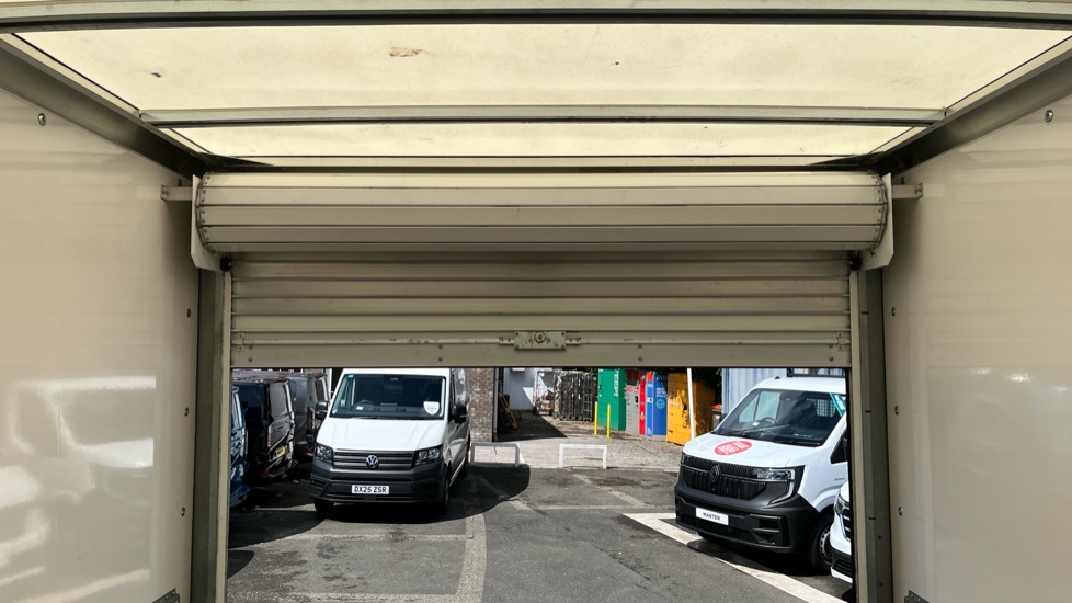 Renault Master Lwb Diesel Fwd LL35 ENERGYdCi 145 Business Luton Box Van [20m3] - Image 26