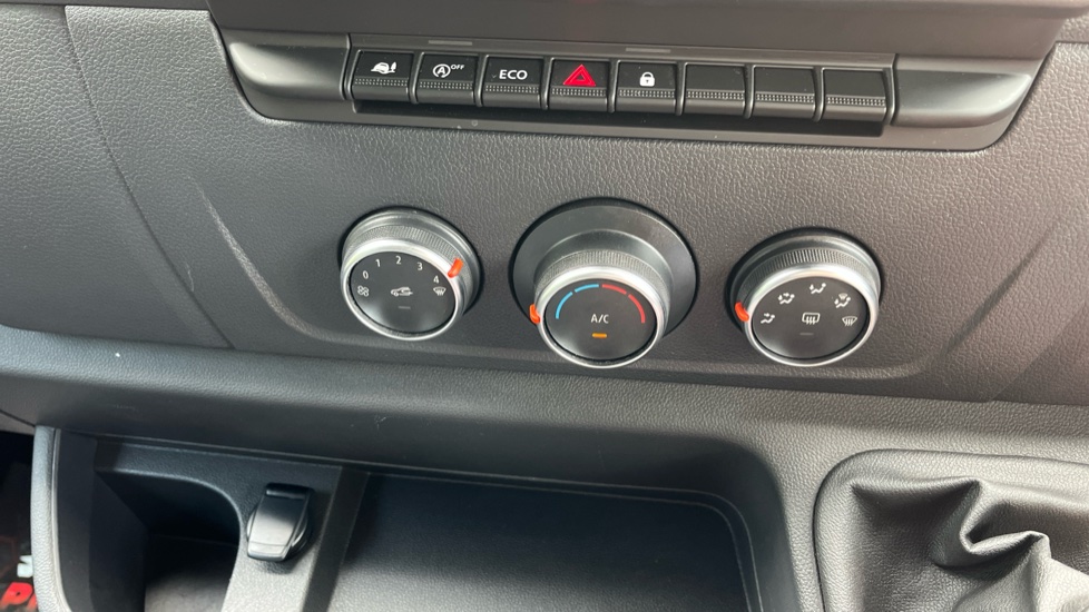 Renault Master Lwb Diesel Fwd LL35 ENERGYdCi 145 Business Luton Box Van [20m3] - Image 37