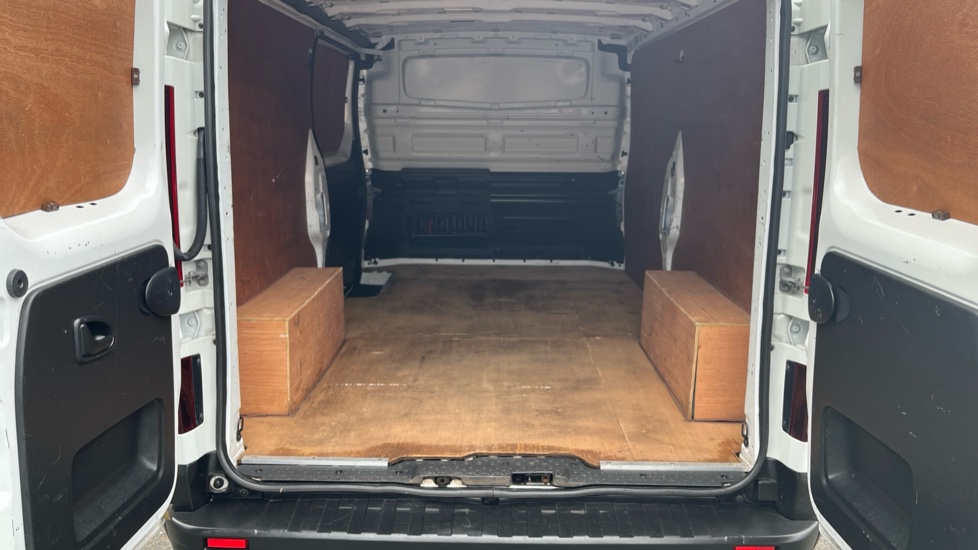 Renault Trafic Lwb Diesel LL30 Blue dCi 130 Sport Van - Image 12