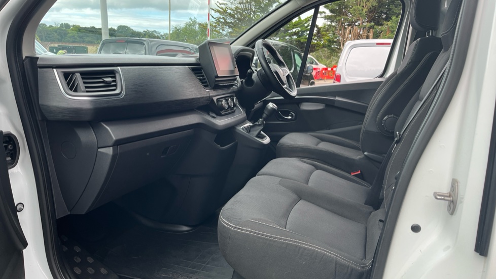 Renault Trafic Lwb Diesel LL30 Blue dCi 130 Sport Van - Image 13
