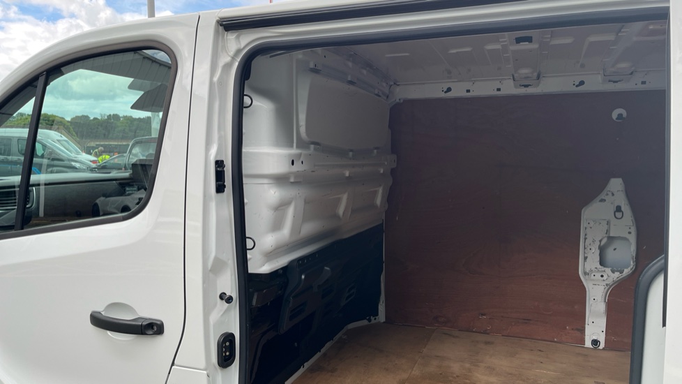 Renault Trafic Lwb Diesel LL30 Blue dCi 130 Sport Van - Image 18
