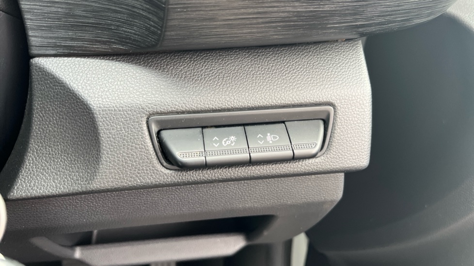 Renault Trafic Lwb Diesel LL30 Blue dCi 130 Sport Van - Image 39