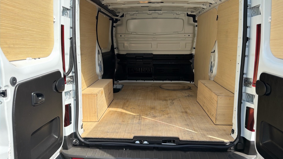 Renault Trafic Swb Diesel SL30 Blue dCi 130 Extra Van - Image 12
