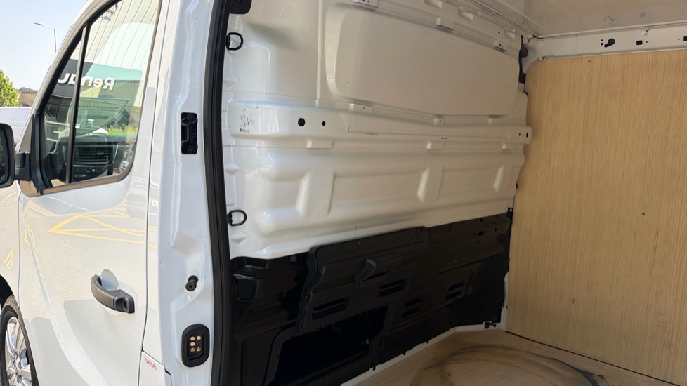 Renault Trafic Swb Diesel SL30 Blue dCi 130 Extra Van - Image 18