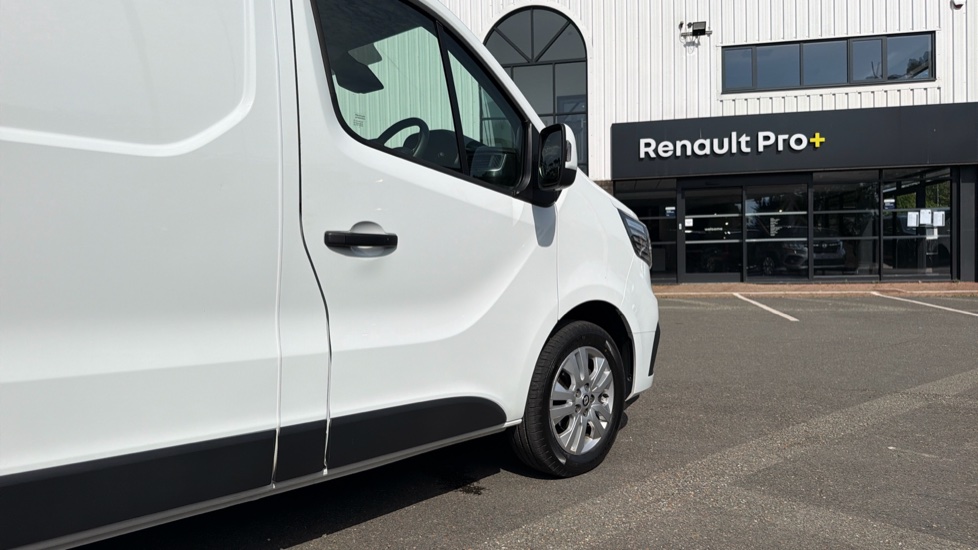 Renault Trafic Swb Diesel SL30 Blue dCi 130 Extra Van - Image 45