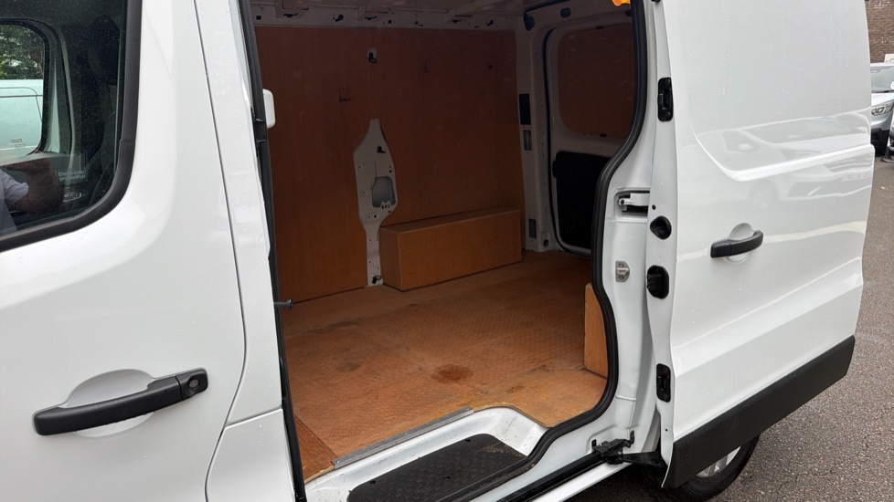Renault Trafic Swb Diesel SL28 Blue dCi 130 Sport Van - Image 5