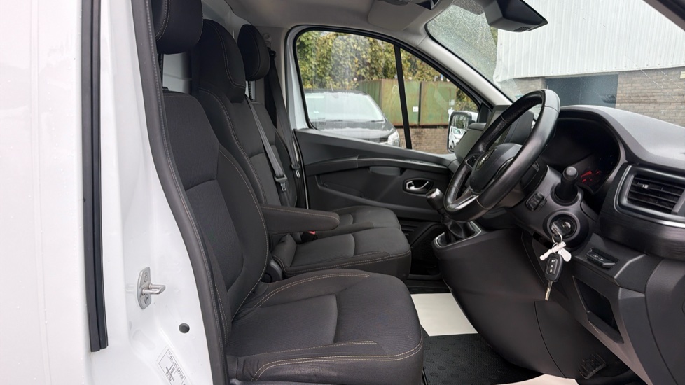 Renault Trafic Swb Diesel SL28 Blue dCi 130 Sport Van - Image 6