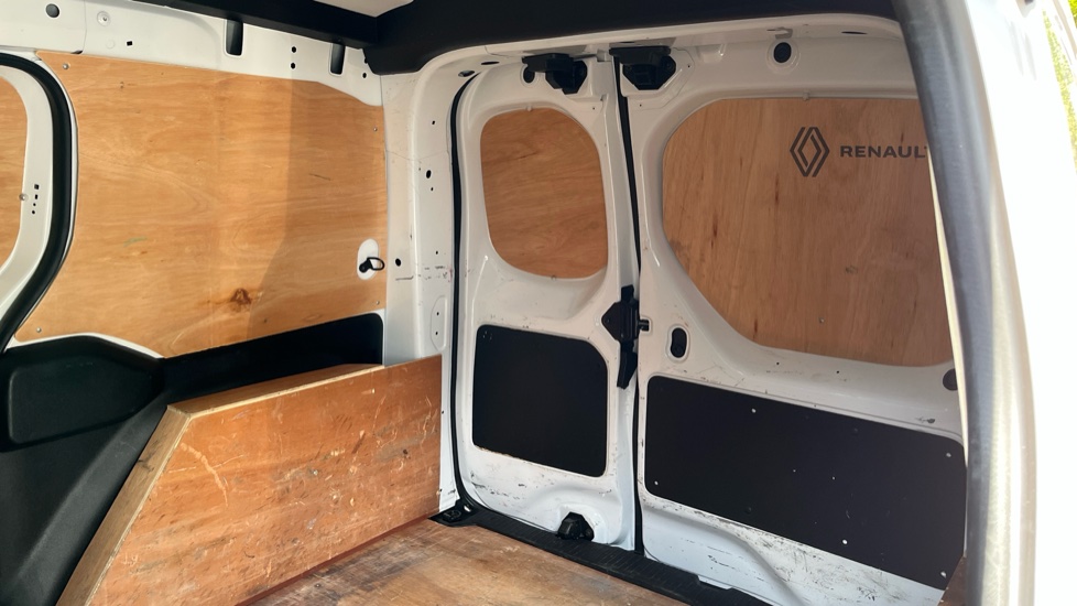 Renault Kangoo L1 Petrol ML19 TCe 100 Advance Van - Image 14